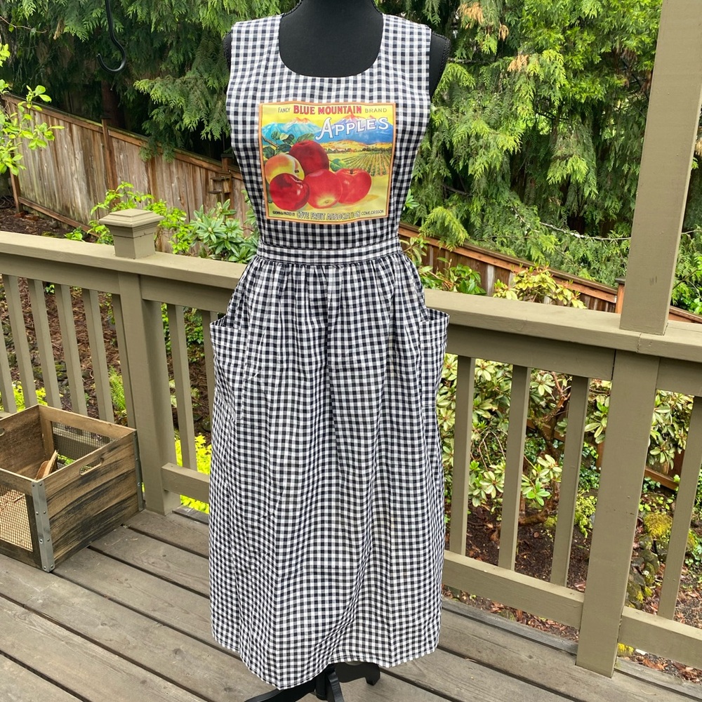 Orchard Art Crate Label Apron